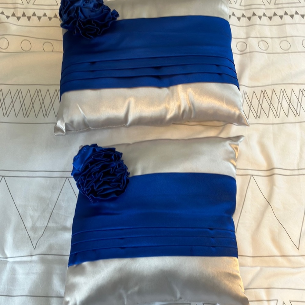 Sweet 15 or sweet 16 ceremony pillow for shoes and crown